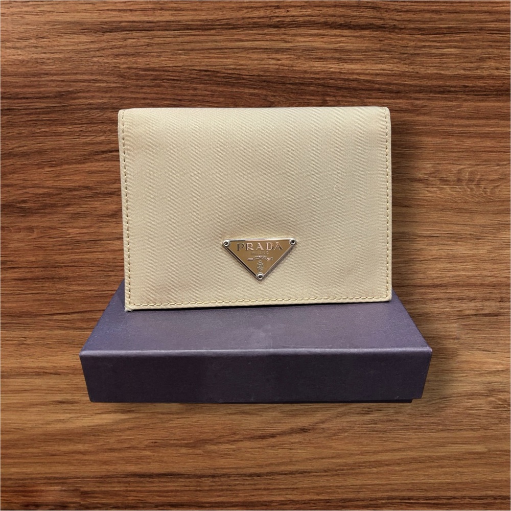 Prada Cream Women's Card Holder w/COA - Picture 2 of 6